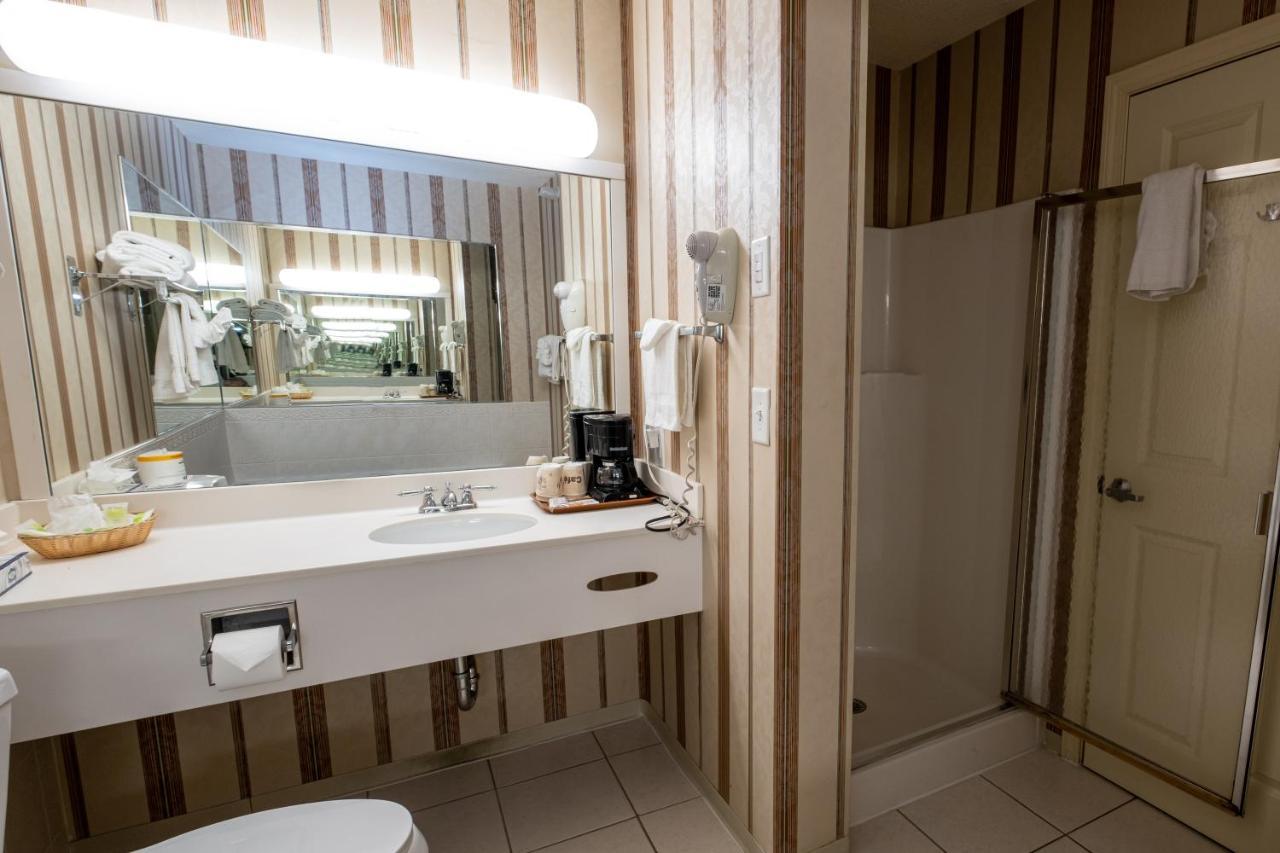 Hilltop Inn & Suites, Near Foxwoods Casino North Stonington Dış mekan fotoğraf