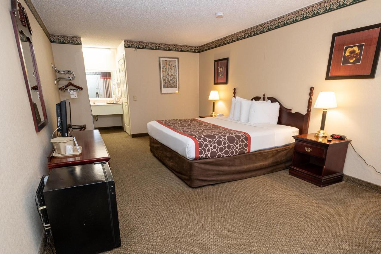 Hilltop Inn & Suites, Near Foxwoods Casino North Stonington Dış mekan fotoğraf