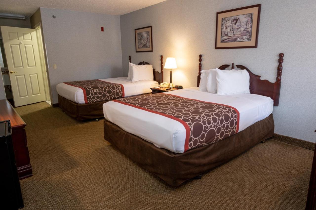 Hilltop Inn & Suites, Near Foxwoods Casino North Stonington Dış mekan fotoğraf