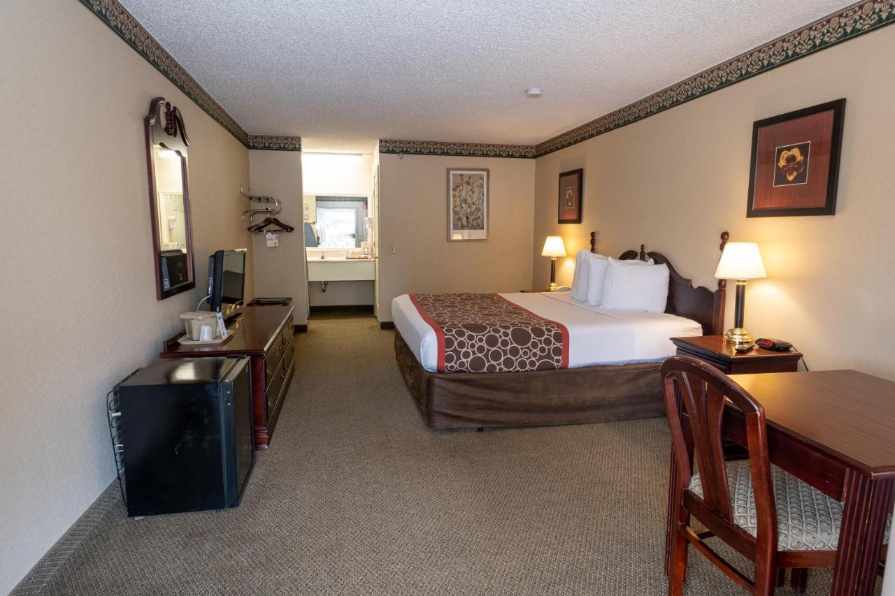 Hilltop Inn & Suites, Near Foxwoods Casino North Stonington Dış mekan fotoğraf