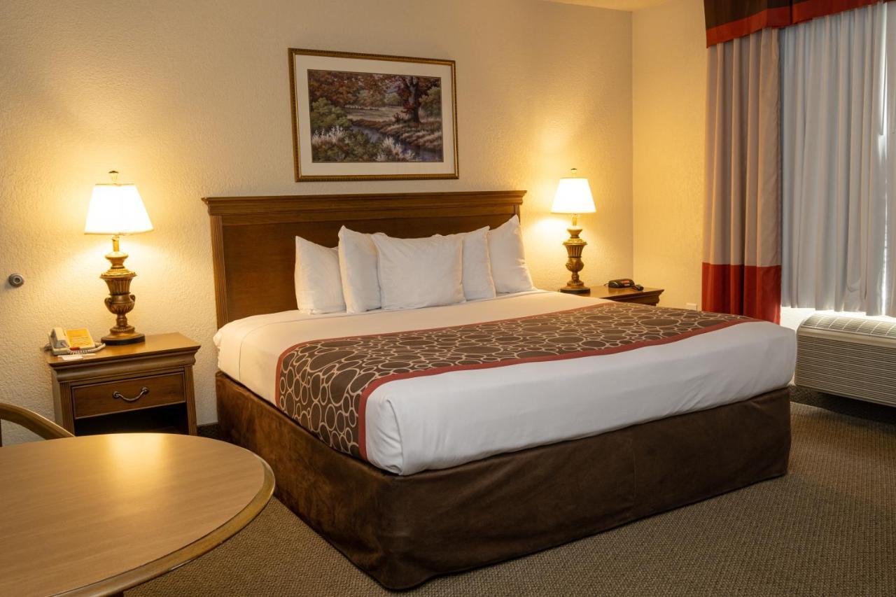Hilltop Inn & Suites, Near Foxwoods Casino North Stonington Dış mekan fotoğraf