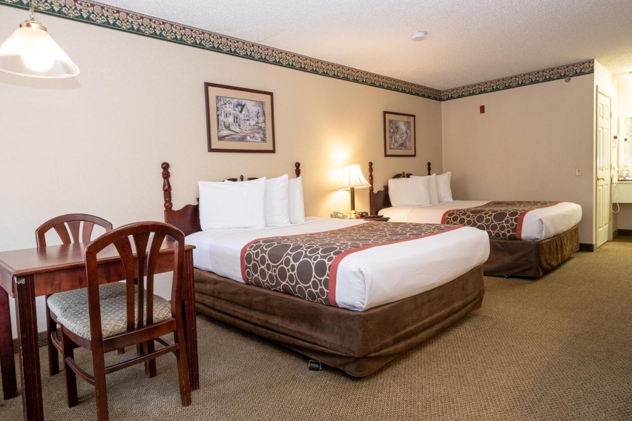 Hilltop Inn & Suites, Near Foxwoods Casino North Stonington Dış mekan fotoğraf