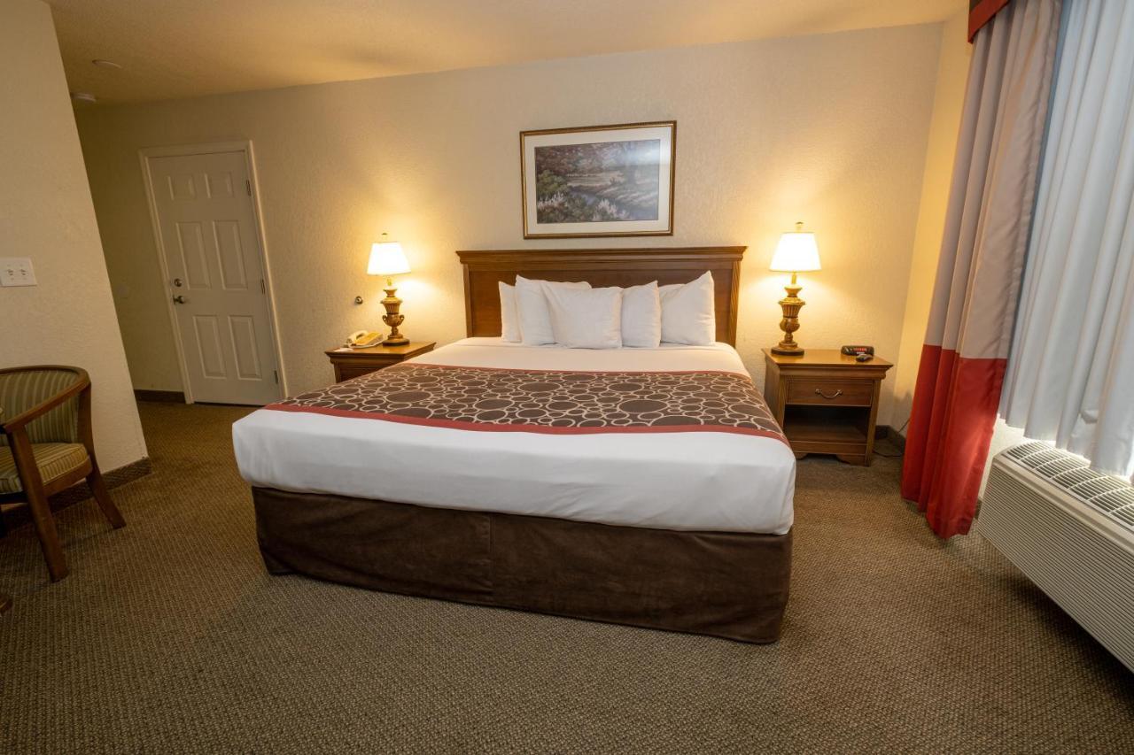 Hilltop Inn & Suites, Near Foxwoods Casino North Stonington Dış mekan fotoğraf