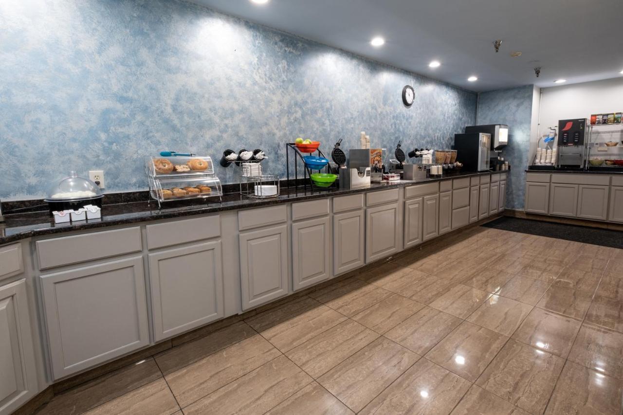 Hilltop Inn & Suites, Near Foxwoods Casino North Stonington Dış mekan fotoğraf