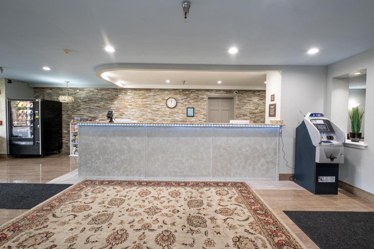 Hilltop Inn & Suites, Near Foxwoods Casino North Stonington Dış mekan fotoğraf